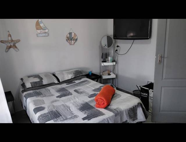 5 BEDROOM HOUSE FOR SALE IN RACEVIEW